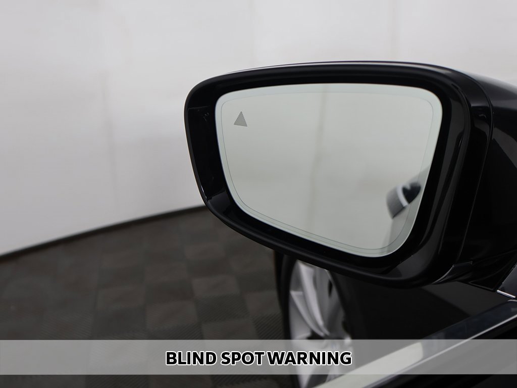 Used 2022 BMW 740i xDrive w/ Premium Package image 8