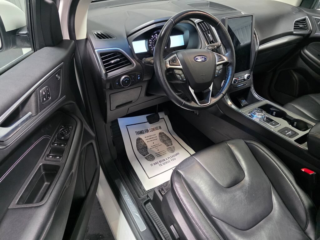 Used 2022 Ford Edge Titanium AWD/4WD image 6