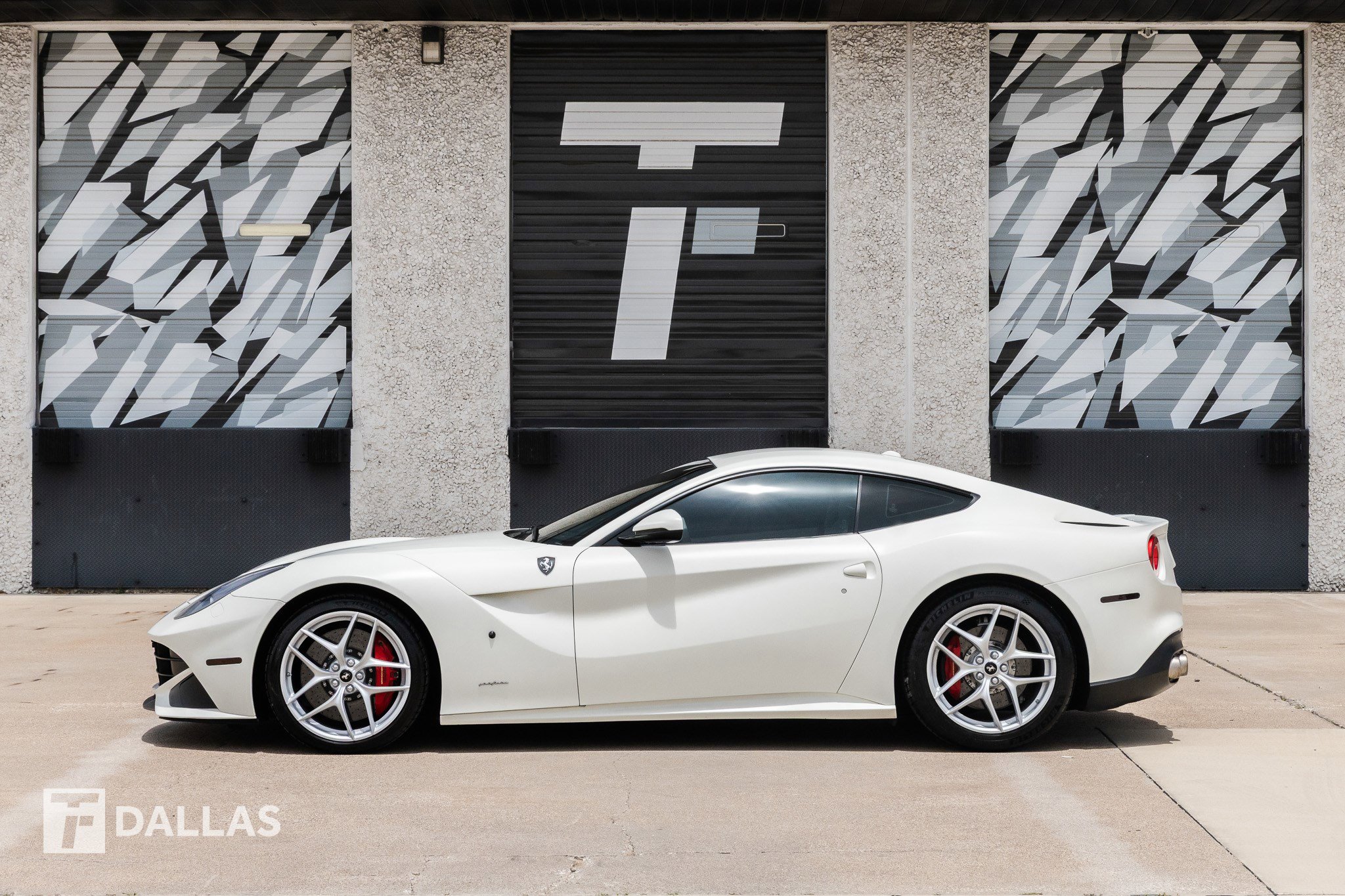 Used 2014 Ferrari F12 Berlinetta image 9