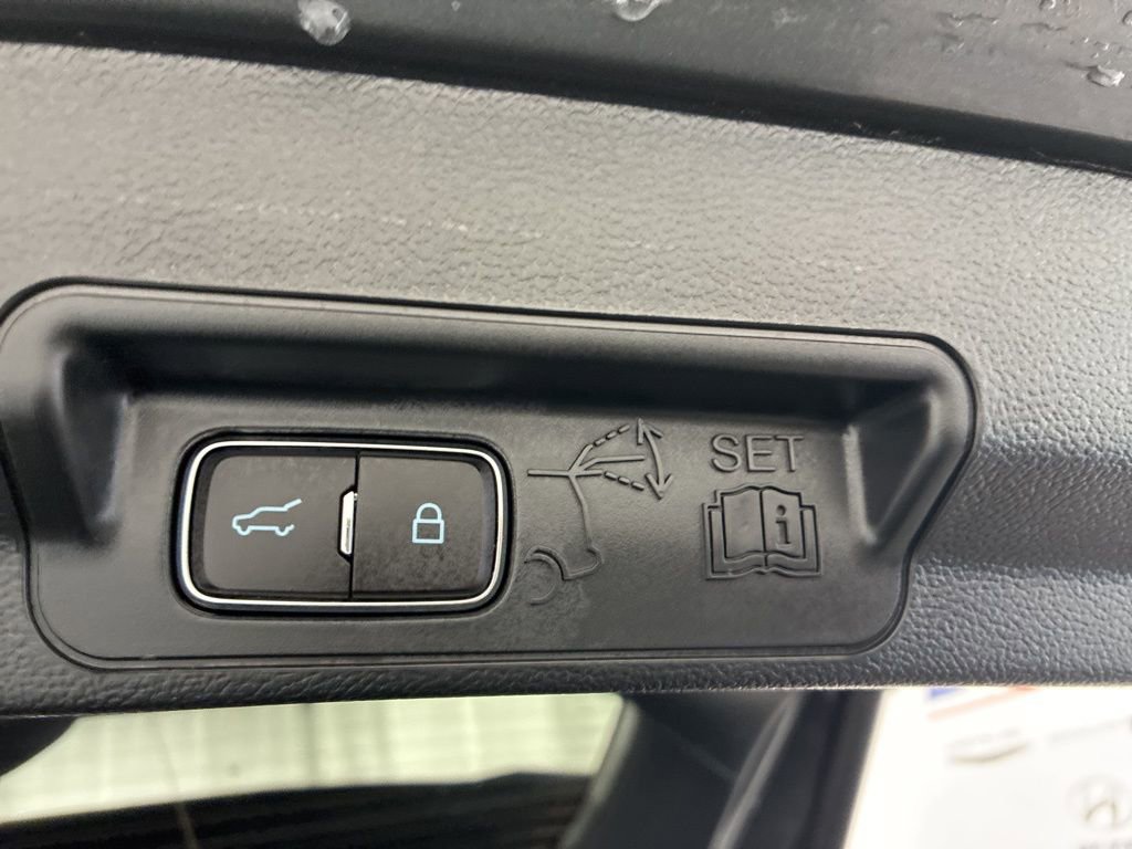 Used 2023 Ford Explorer XLT w/ Equipment Group 202A image 8