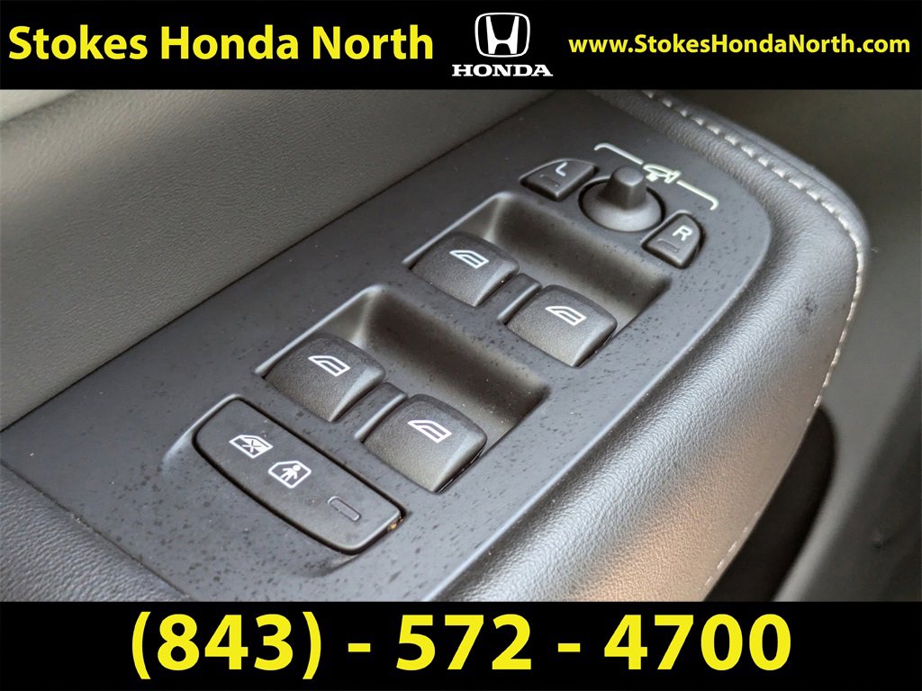 Used 2023 Volvo XC60 B6 Ultimate w/ Protection Package Premier image 25