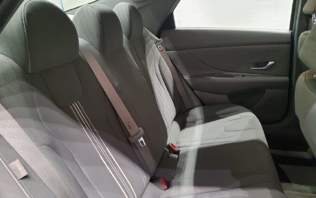 Used 2024 Hyundai Elantra SEL FWD image 17