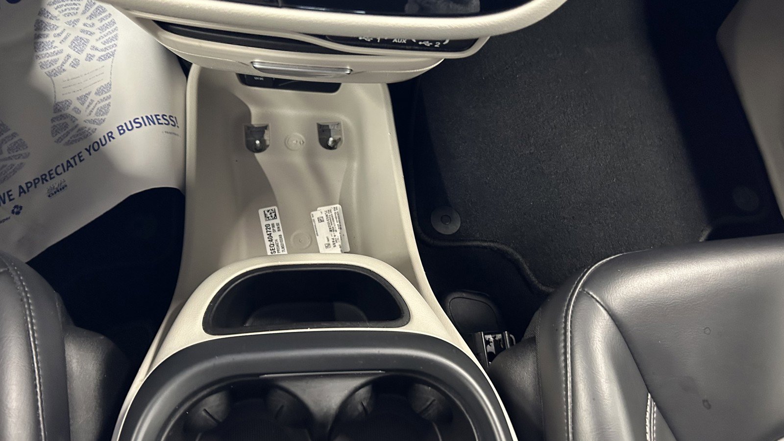 Used 2023 Chrysler Pacifica Touring-L image 35