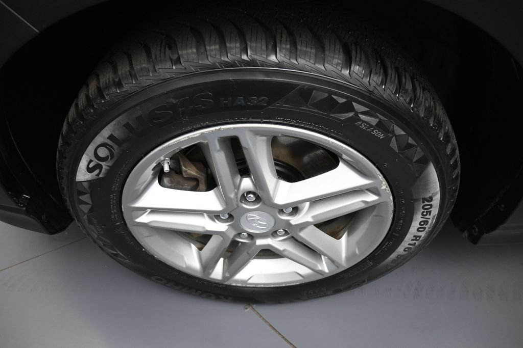 Used 2019 Hyundai Kona SE AWD/4WD image 14