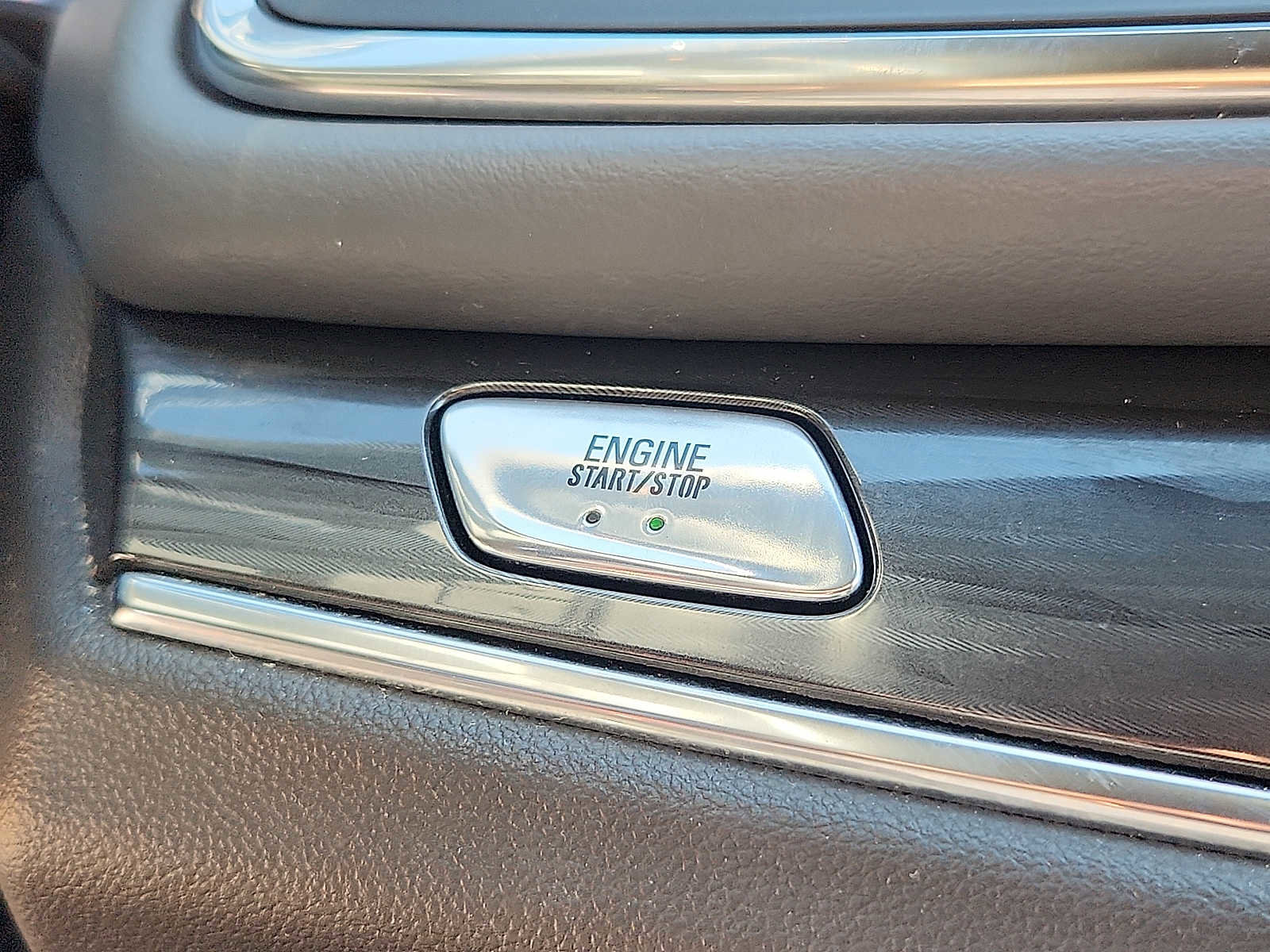 Used 2023 Buick Enclave Essence FWD image 23