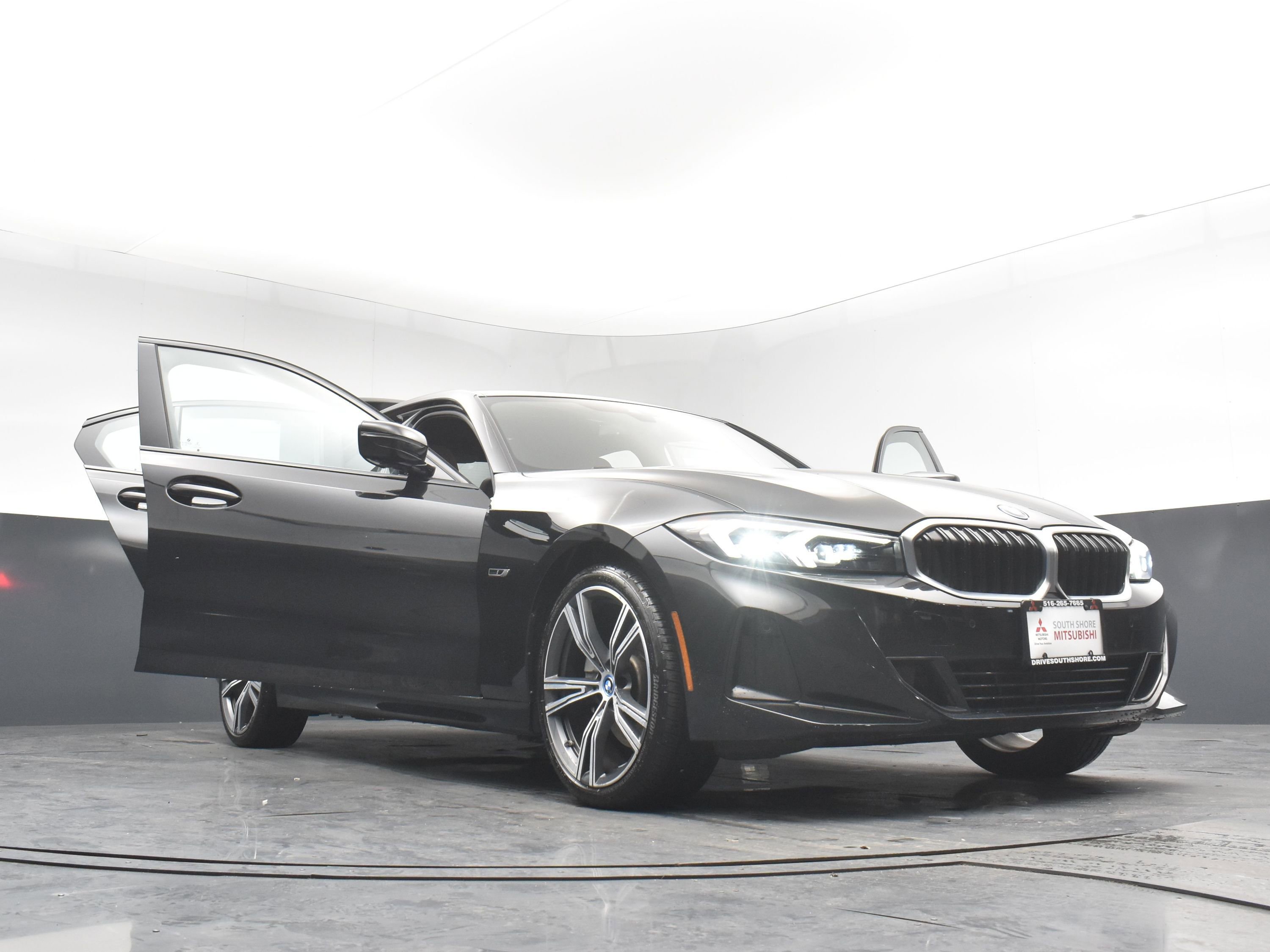 Used 2023 BMW 330e w/ Driving Assistance Package image 31