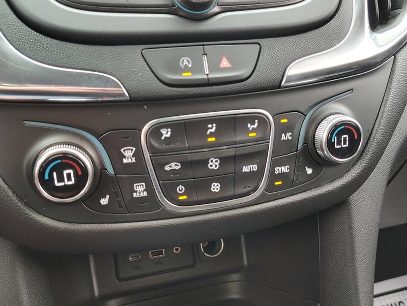 Used 2024 Chevrolet Equinox LT AWD/4WD image 32