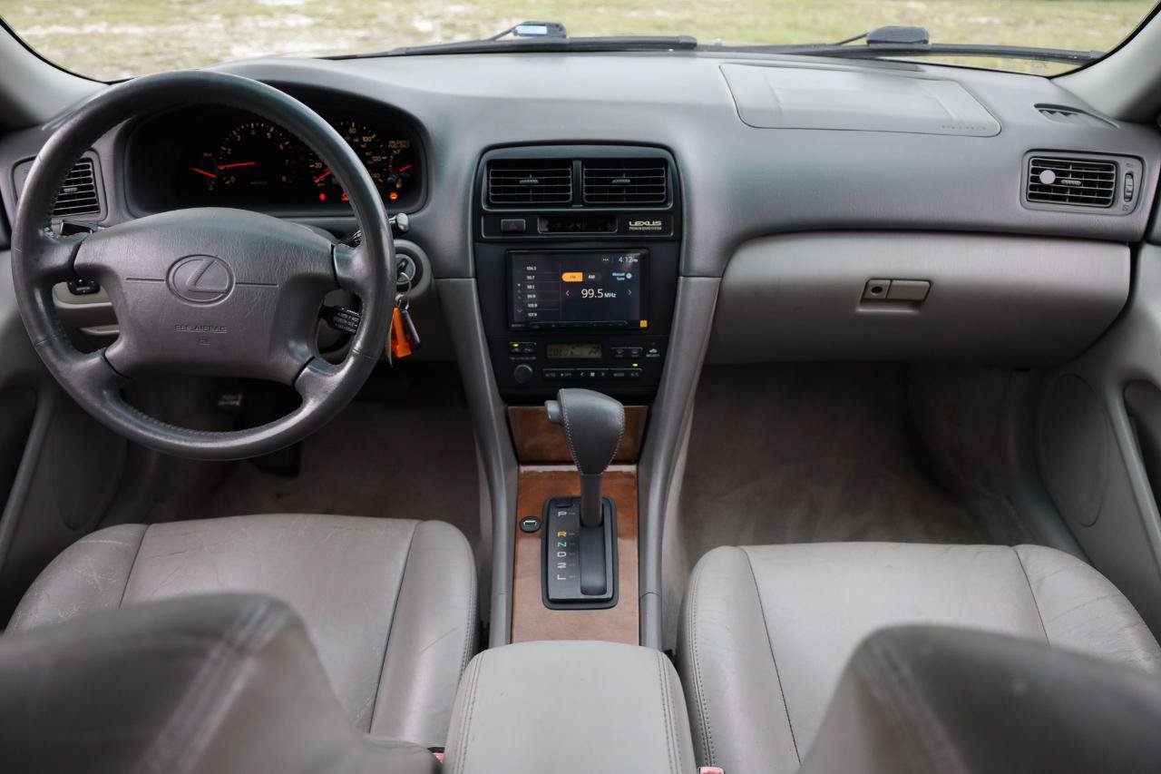 Used 1998 Lexus ES 330 w/ Leather Trim Pkg FWD image 2