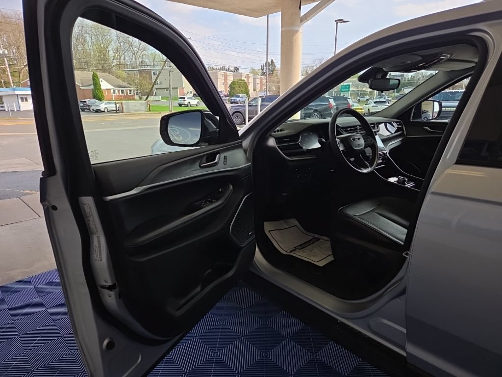Used 2022 Jeep Grand Cherokee Limited 4xe AWD/4WD image 14