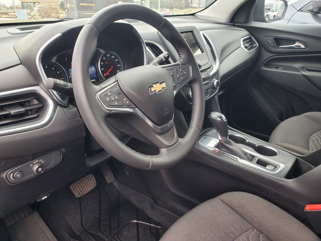 Used 2019 Chevrolet Equinox LT w/ Driver Convenience Package image 19