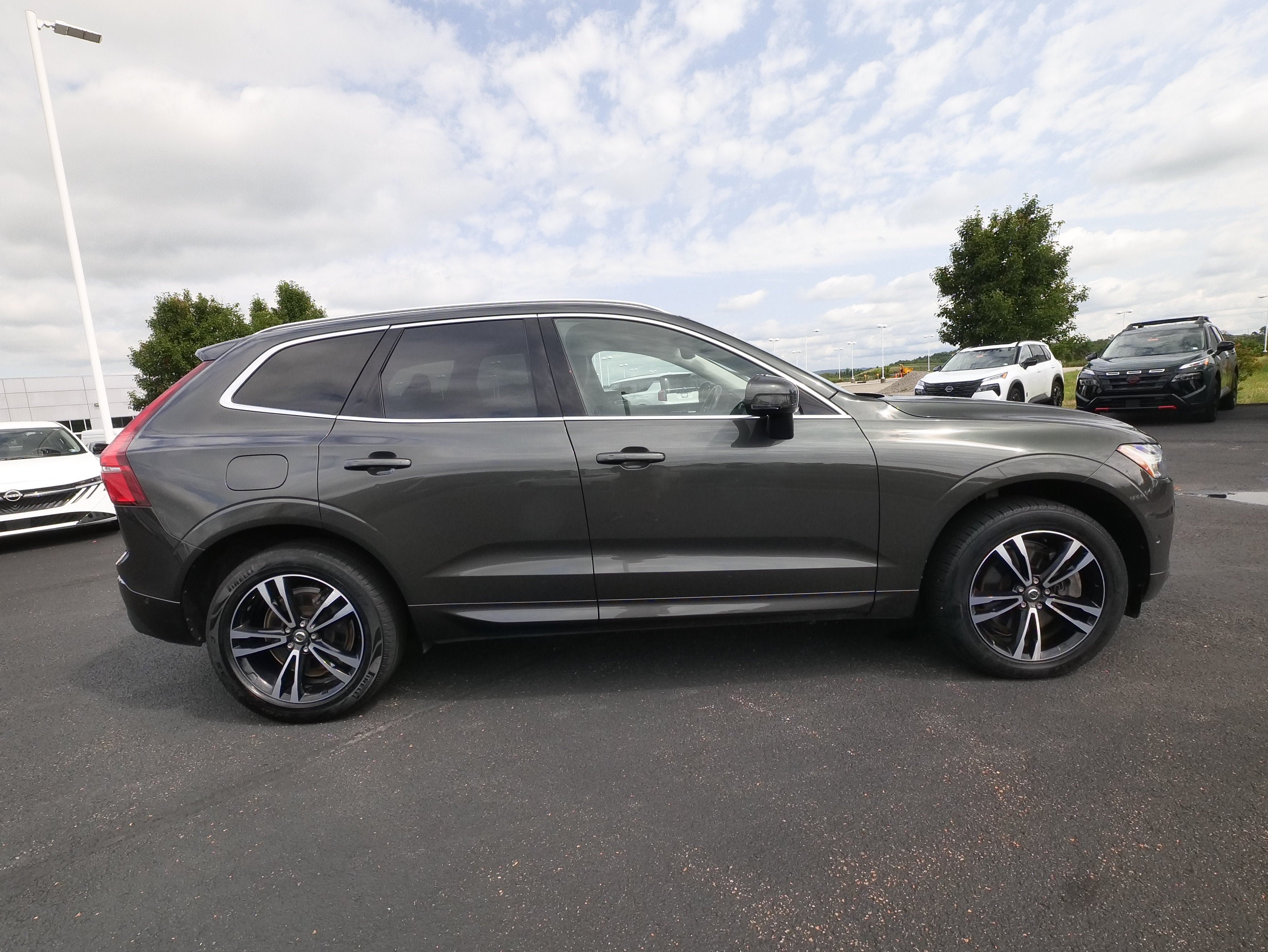 Used 2019 Volvo XC60 T6 Momentum AWD/4WD image 5