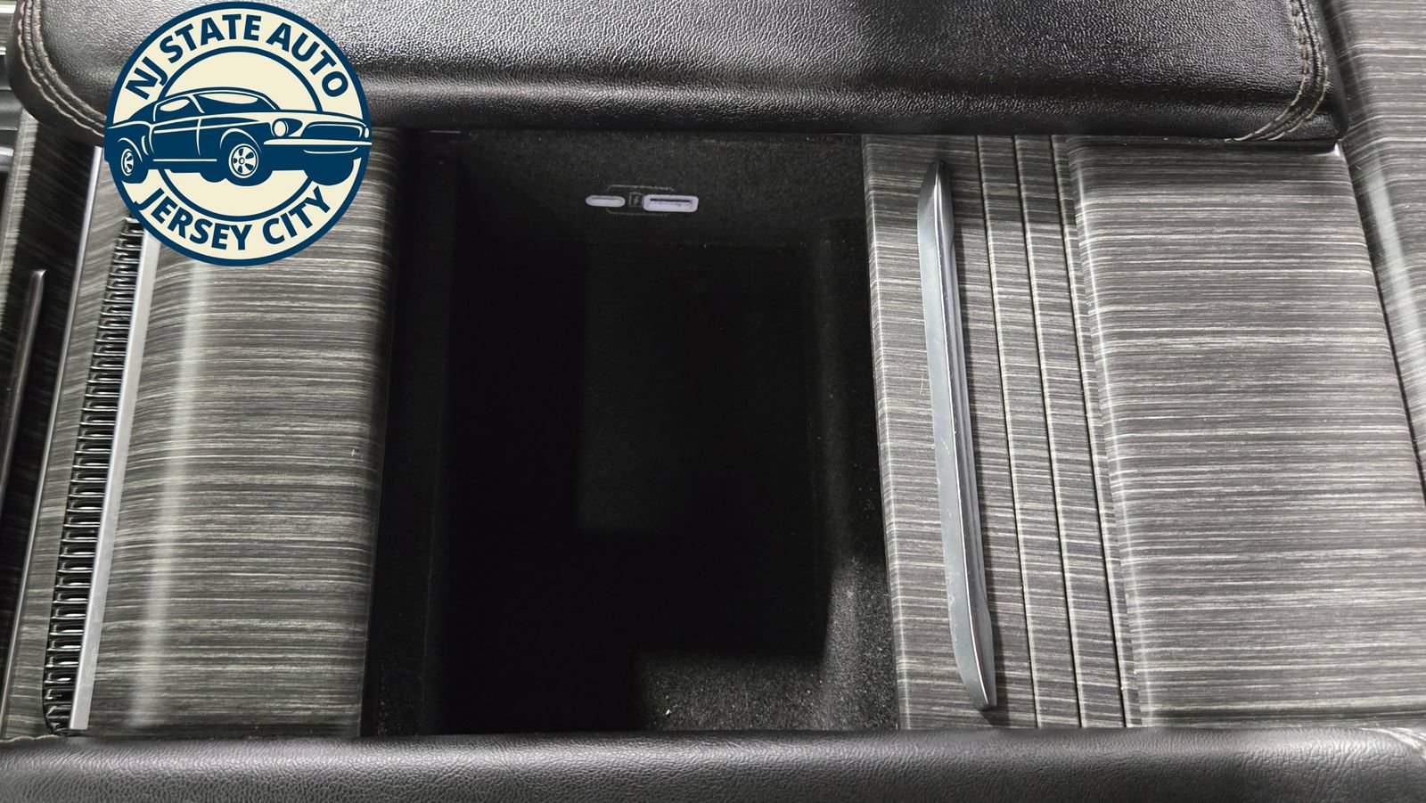 Used 2024 Jeep Wagoneer L Series II w/ Flexible Seating Group AWD/4WD image 19
