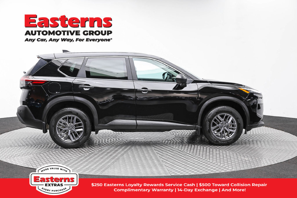 Used 2023 Nissan Rogue S AWD/4WD image 5
