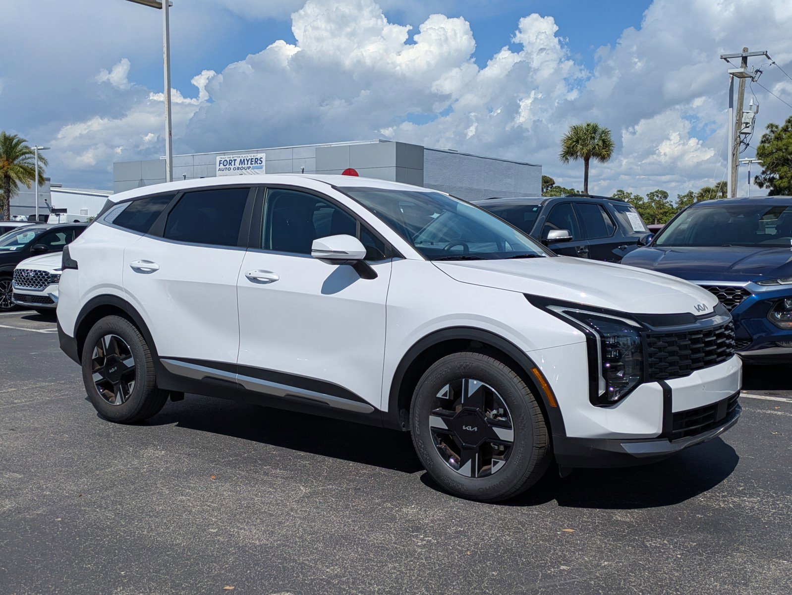 Certified 2026 Kia Sportage LX w/ LX Convenience Package FWD image 1