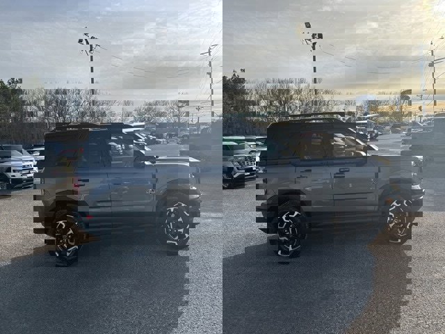 Used 2022 Ford Bronco Sport Outer Banks w/ Tech Package image 12