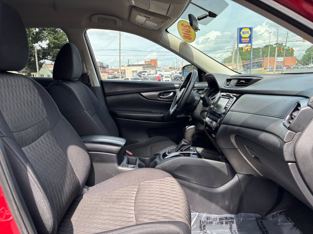 Used 2018 Nissan Rogue SV AWD/4WD image 28