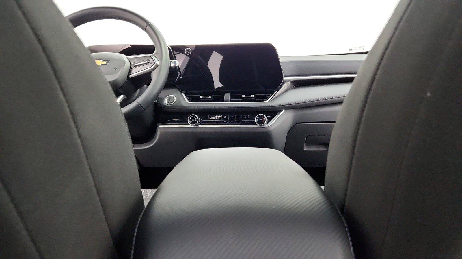 Used 2025 Chevrolet Equinox LT FWD image 53