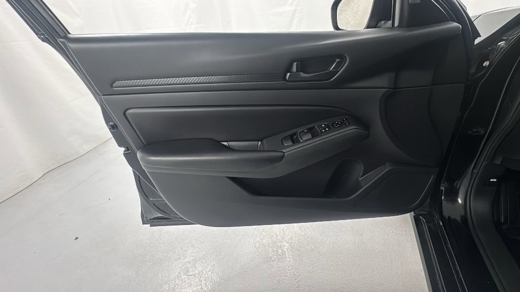 Used 2024 Nissan Altima 2.5 S image 16