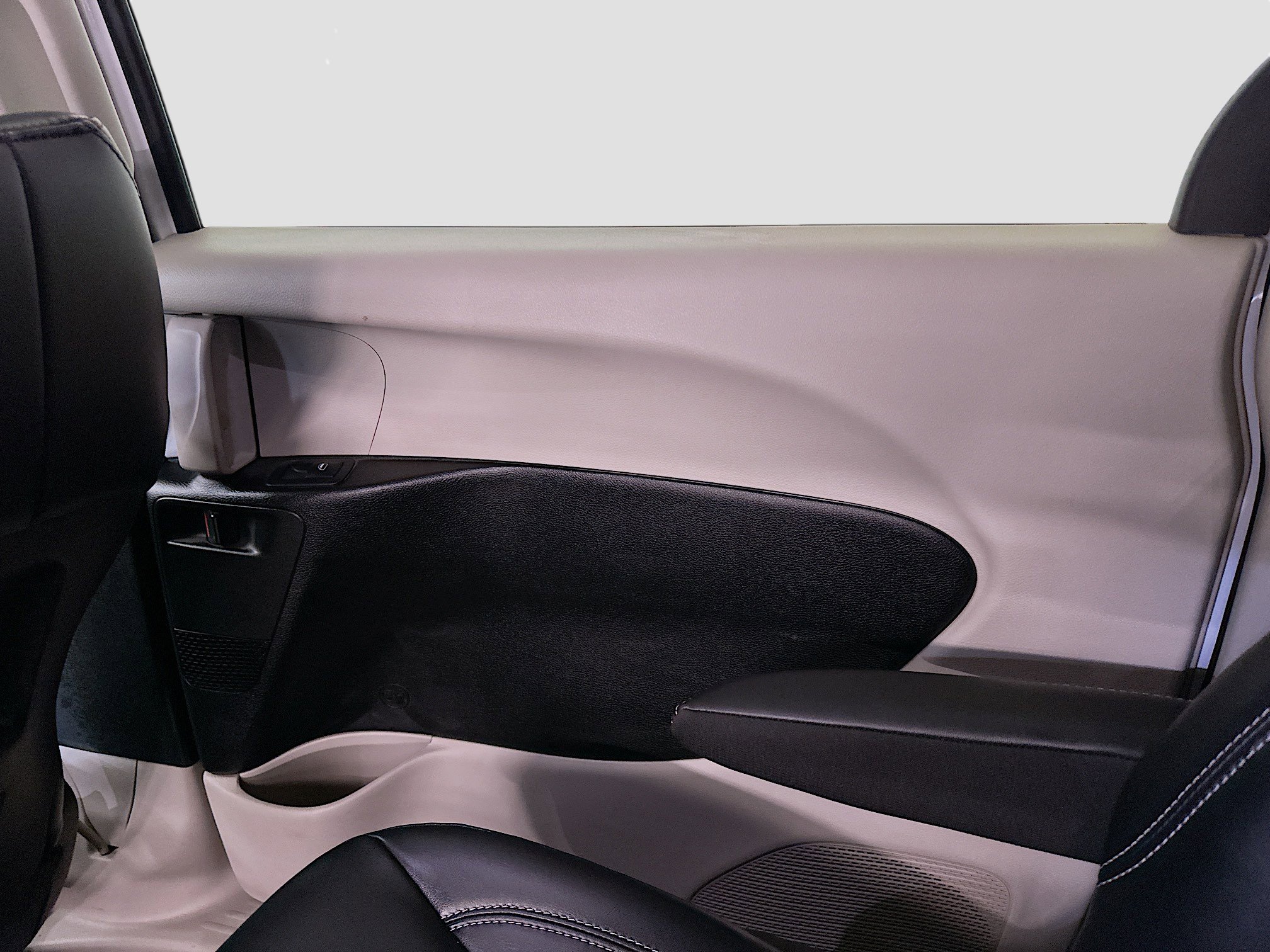 Used 2023 Chrysler Pacifica Touring-L image 32