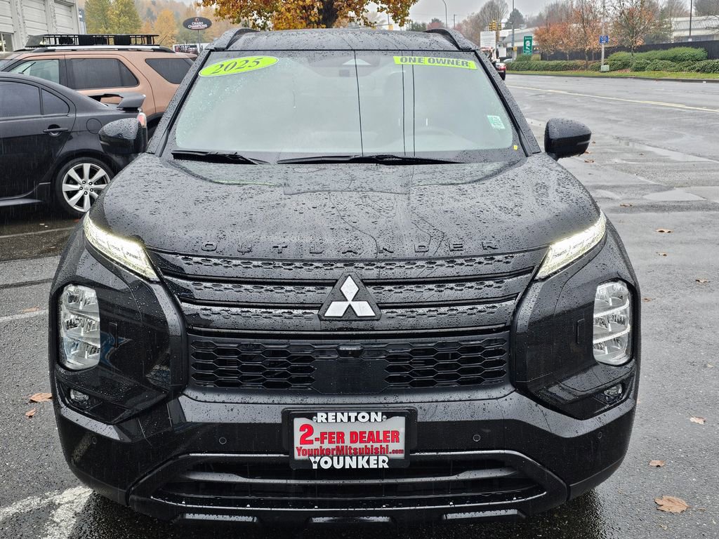 Used 2025 Mitsubishi Outlander SEL Black Edition image 2