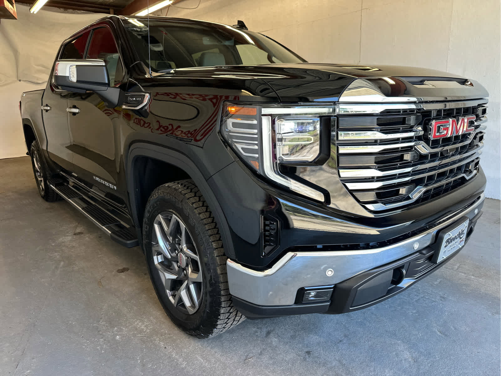 New 2026 GMC Sierra 1500 SLT w/ SLT Premium Plus Package image 4