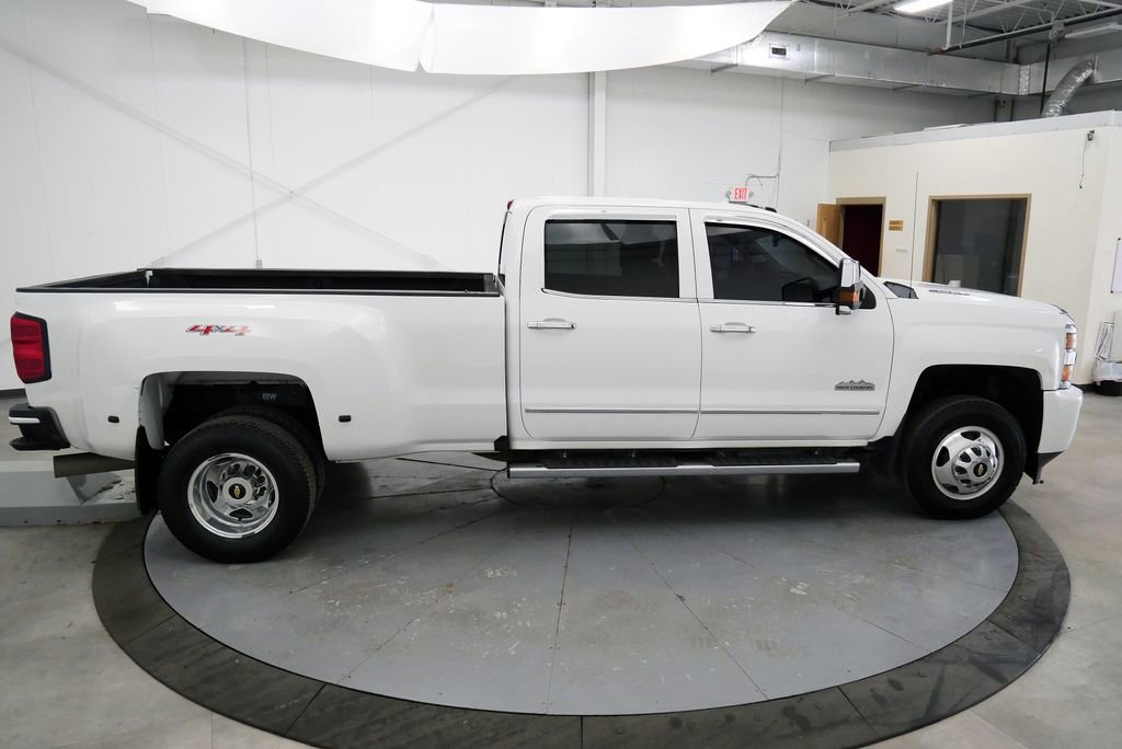 Used 2015 Chevrolet Silverado 3500 High Country w/ Duramax Plus Package image 8