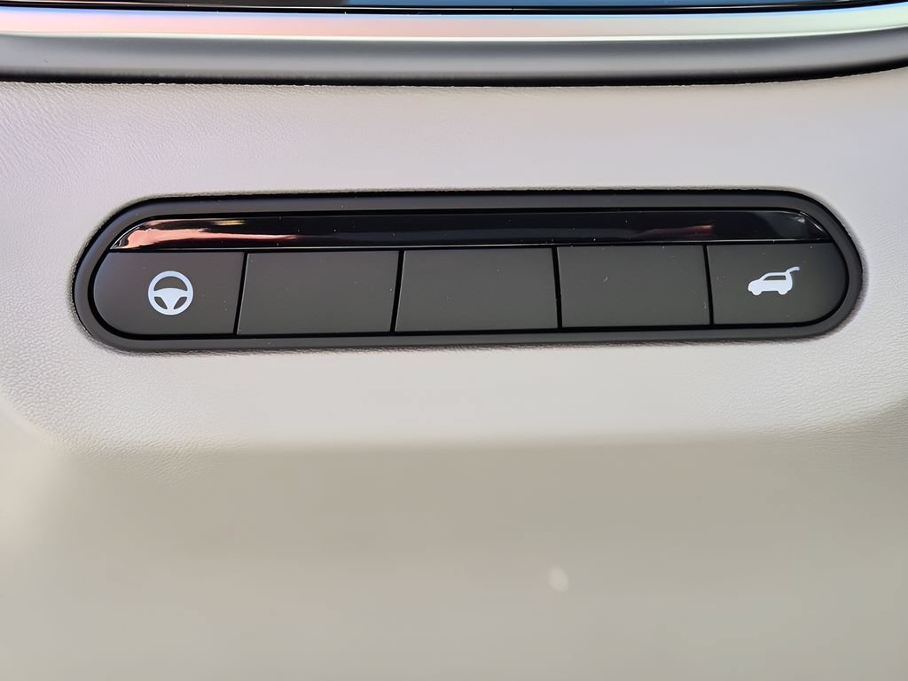 Certified 2026 INFINITI QX60 Luxe w/ Cargo Package AWD/4WD image 9
