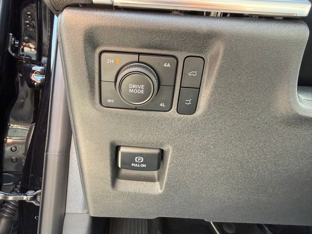 Used 2025 Ford Expedition Max Platinum image 8