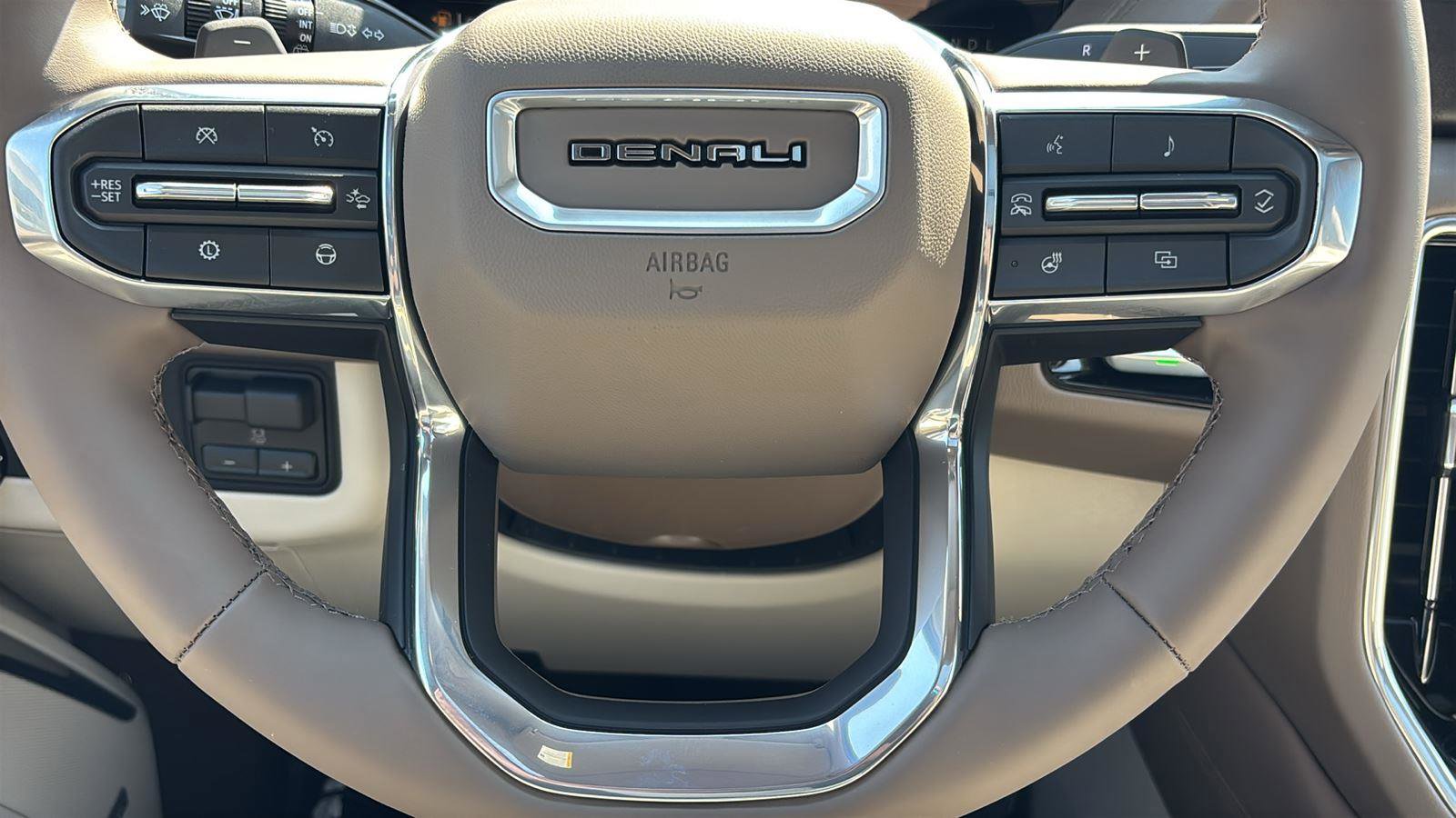 New 2026 GMC Yukon XL Denali w/ Denali Reserve Package image 31