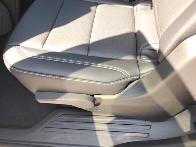 New 2027 Chevrolet Traverse LT w/ Driver Confidence Package FWD image 15