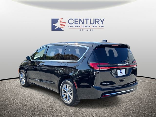 New 2026 Chrysler Pacifica Select image 4