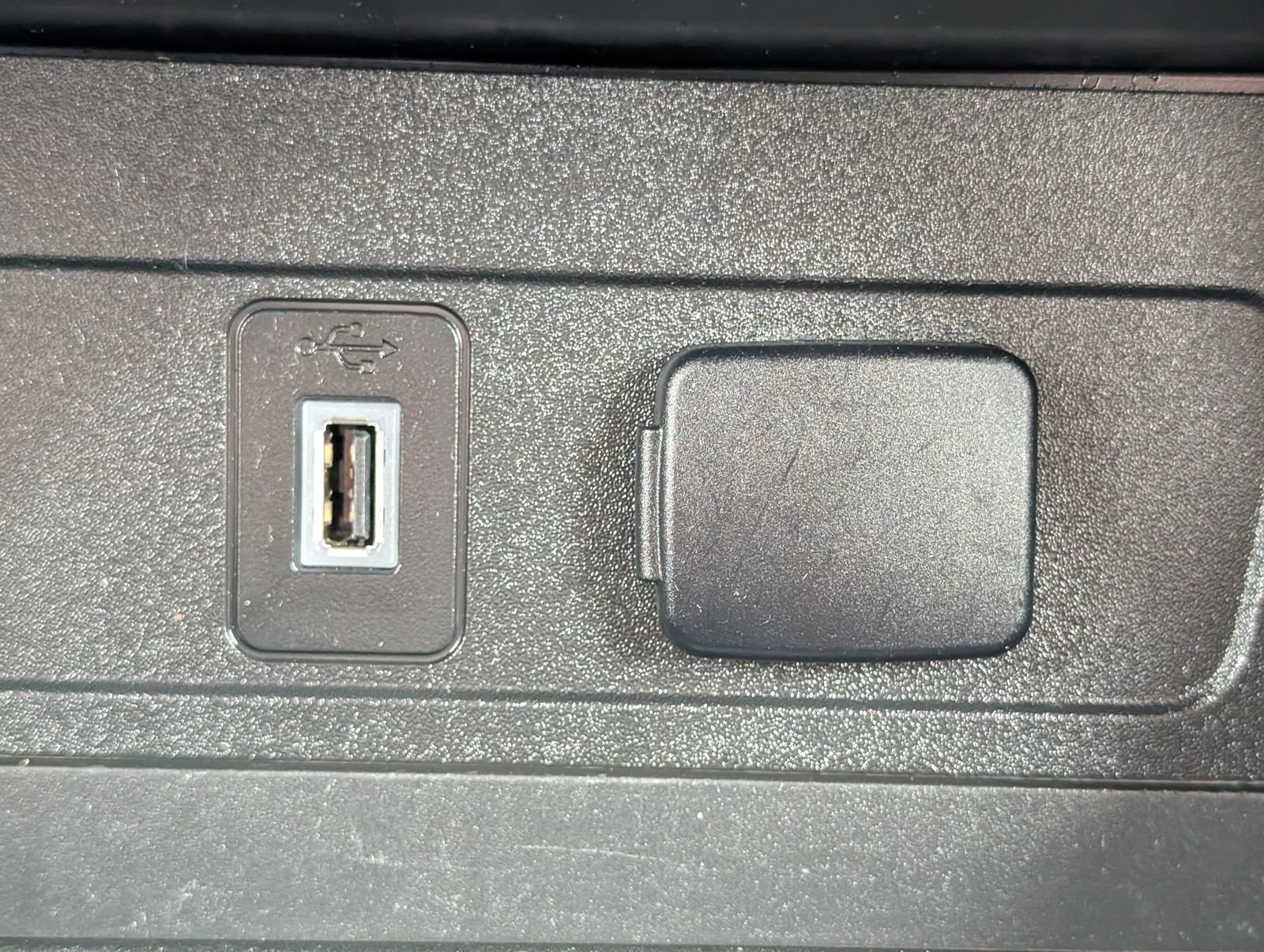 Used 2019 Ford Escape SEL FWD image 30