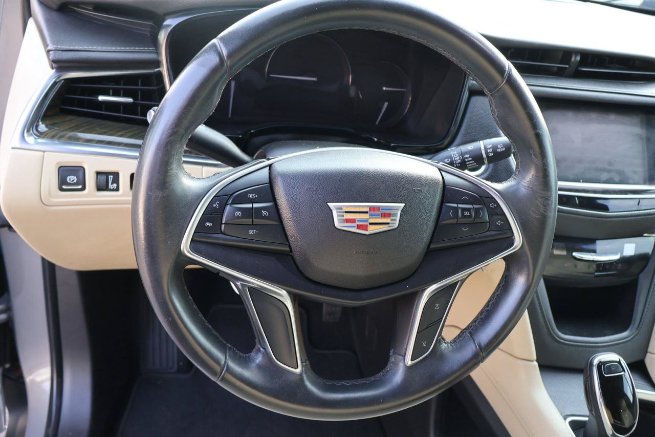 Used 2017 Cadillac XT5 FWD image 12