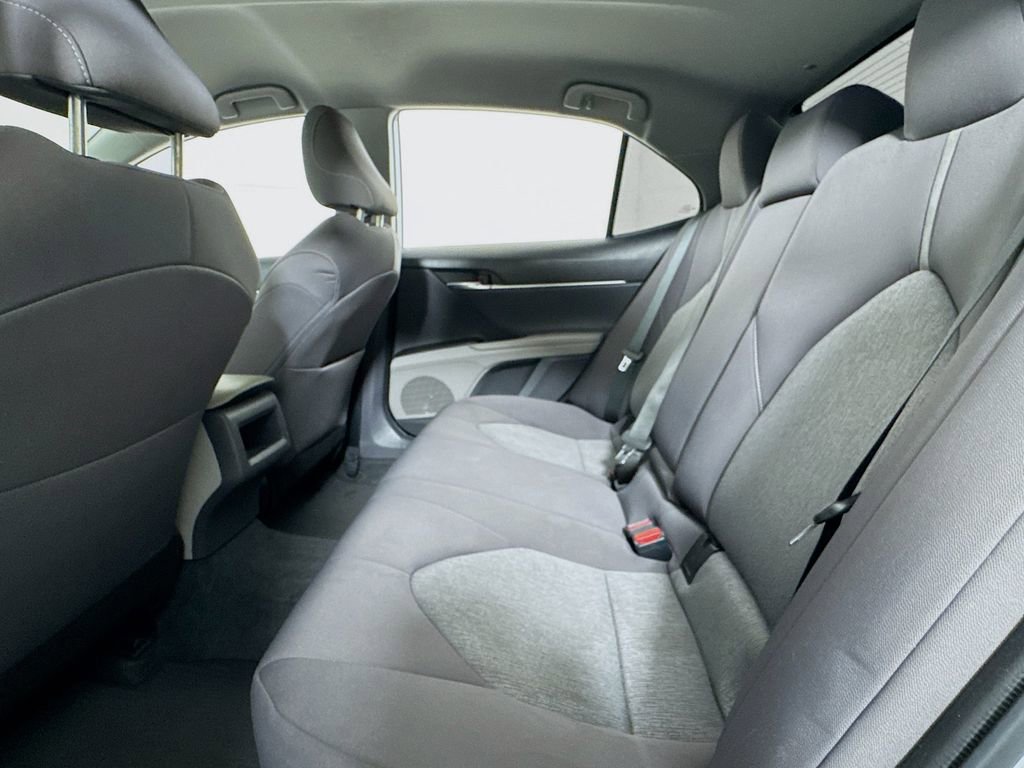 Used 2022 Toyota Camry LE FWD image 10