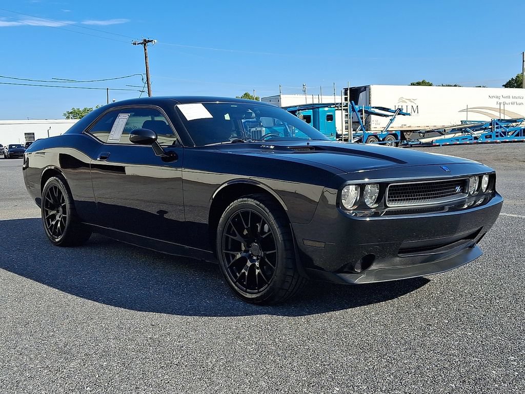 Used 2010 Dodge Challenger R/T RWD image 3