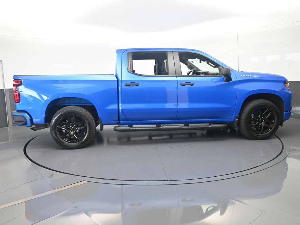 Used 2025 Chevrolet Silverado 1500 Custom w/ Turbomax Blackout Package RWD image 7