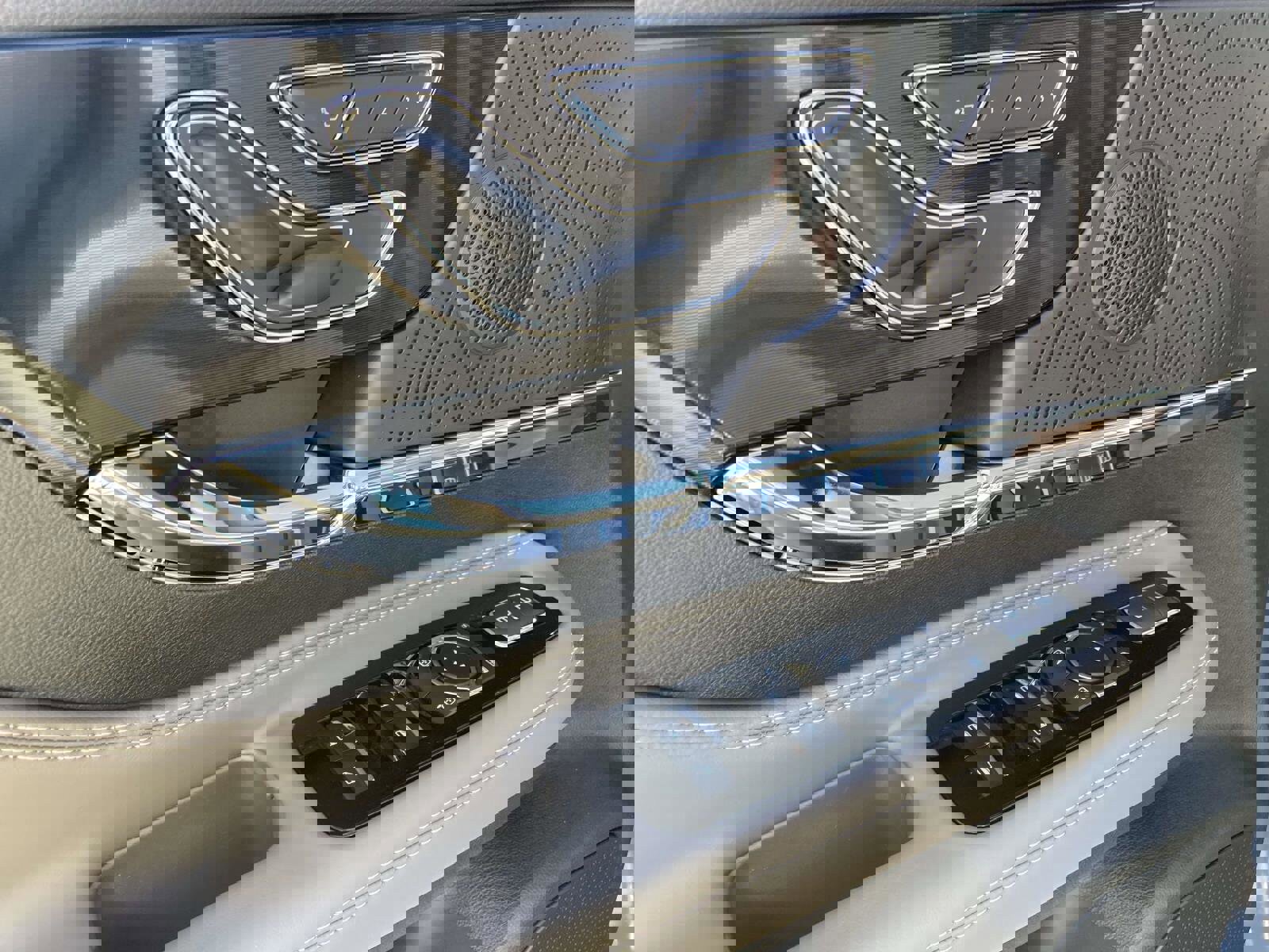 New 2026 Lincoln Corsair Premiere image 19