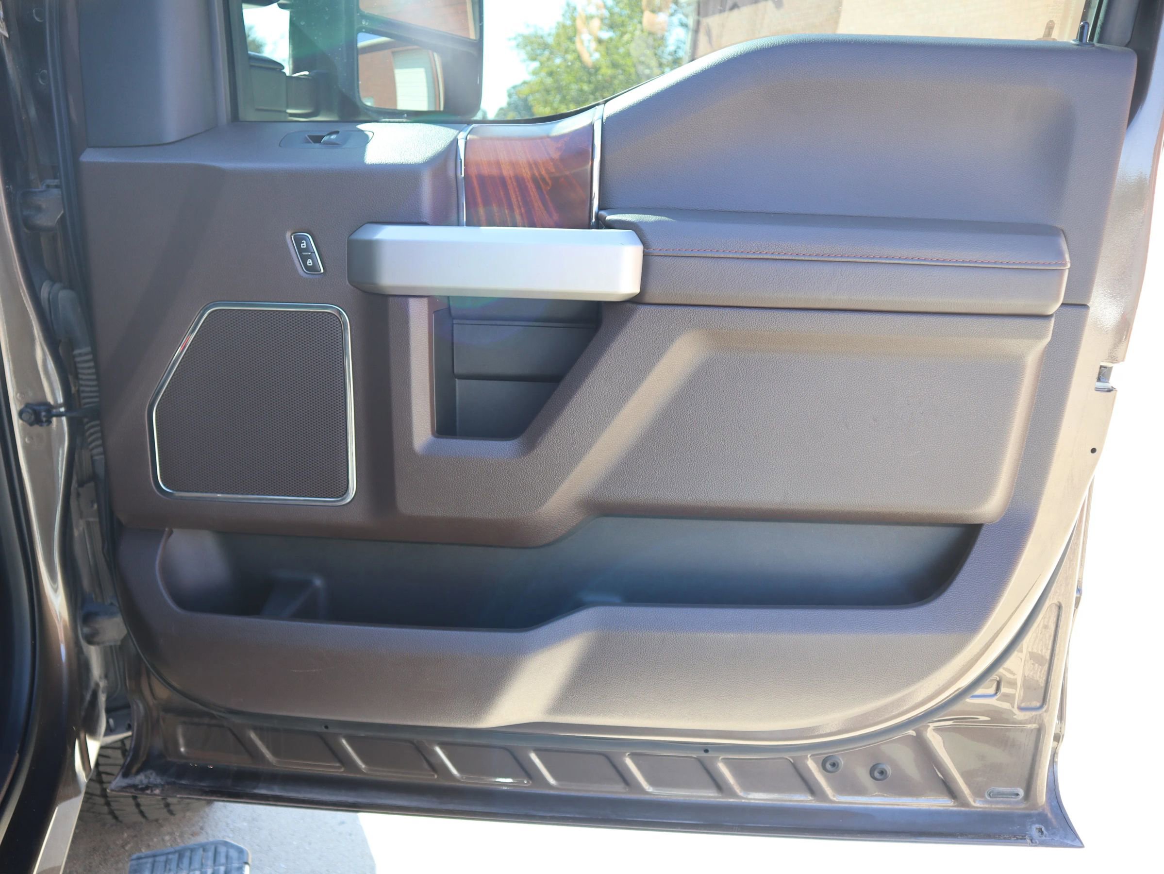 Used 2017 Ford F250 King Ranch w/ King Ranch Ultimate Package image 34