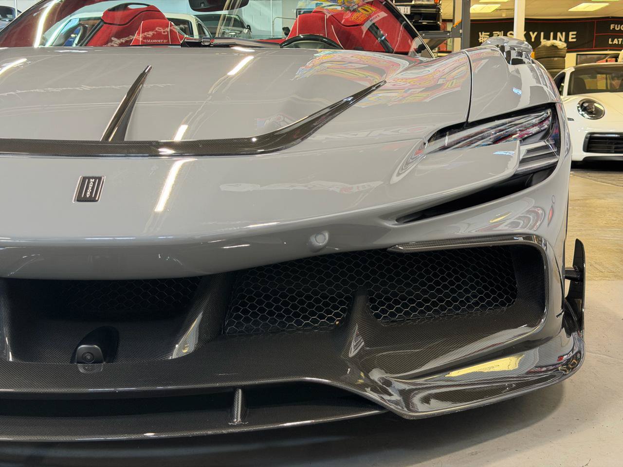Used 2022 Ferrari SF90 Spider AWD/4WD image 33
