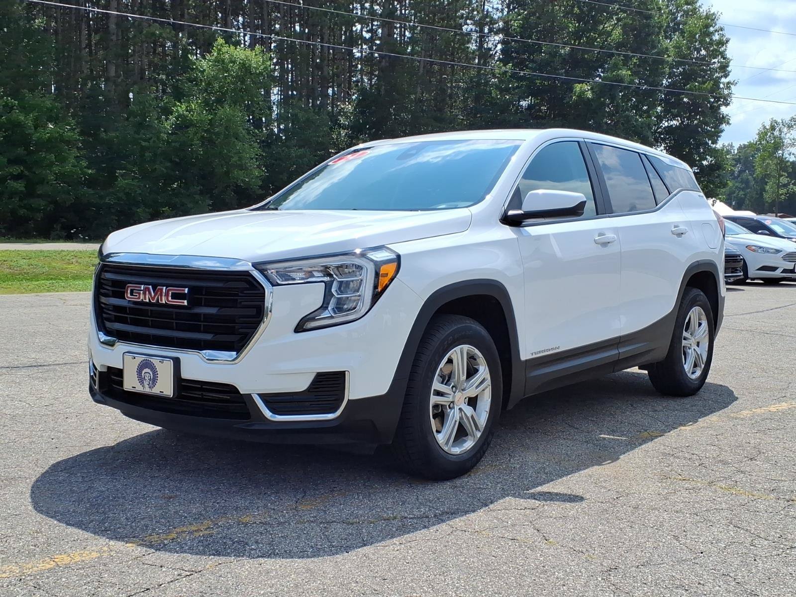Used 2024 GMC Terrain SLE AWD/4WD image 3