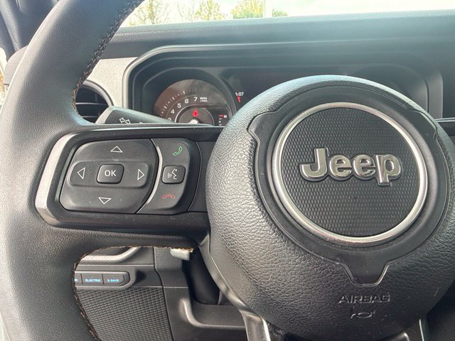 Used 2024 Jeep Wrangler Unlimited w/ Convenience Group AWD/4WD image 39