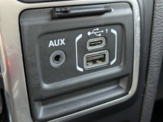 Used 2021 Jeep Wrangler Unlimited Sahara AWD/4WD image 22