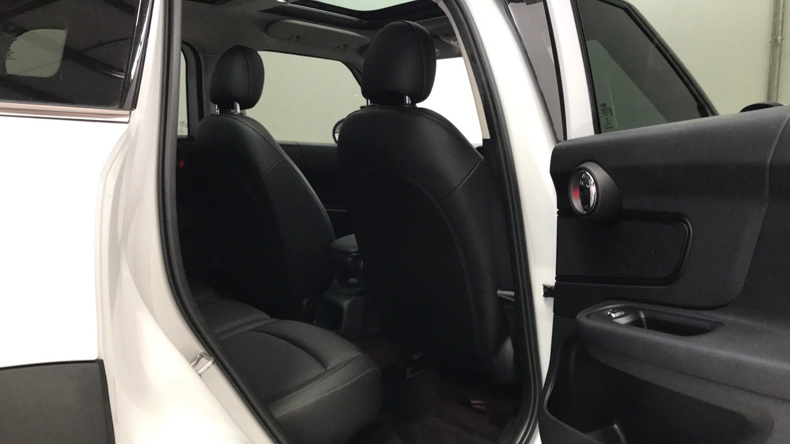 Used 2019 MINI Cooper Countryman w/ Storage Package FWD image 15