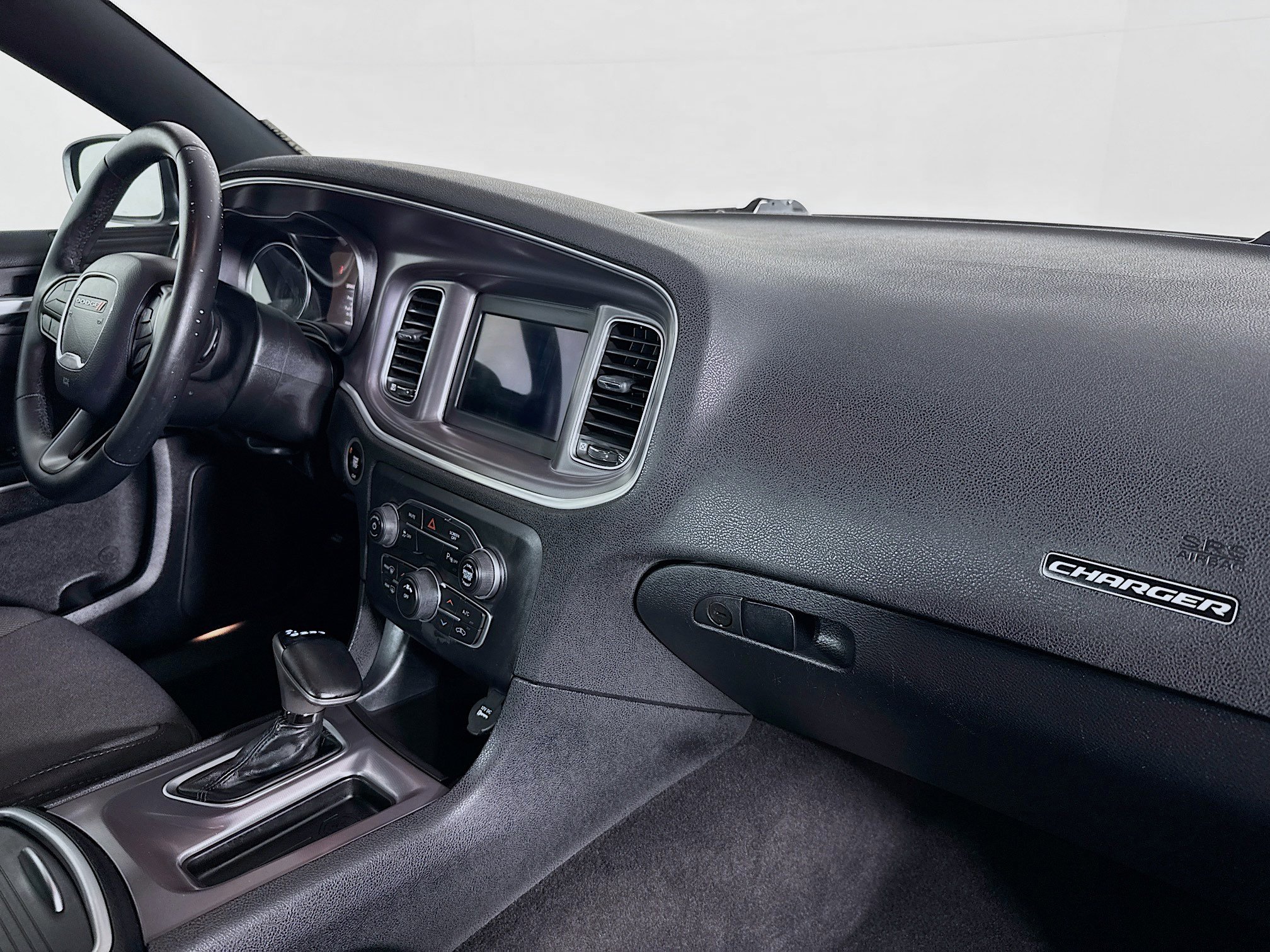 Used 2020 Dodge Charger SXT image 29