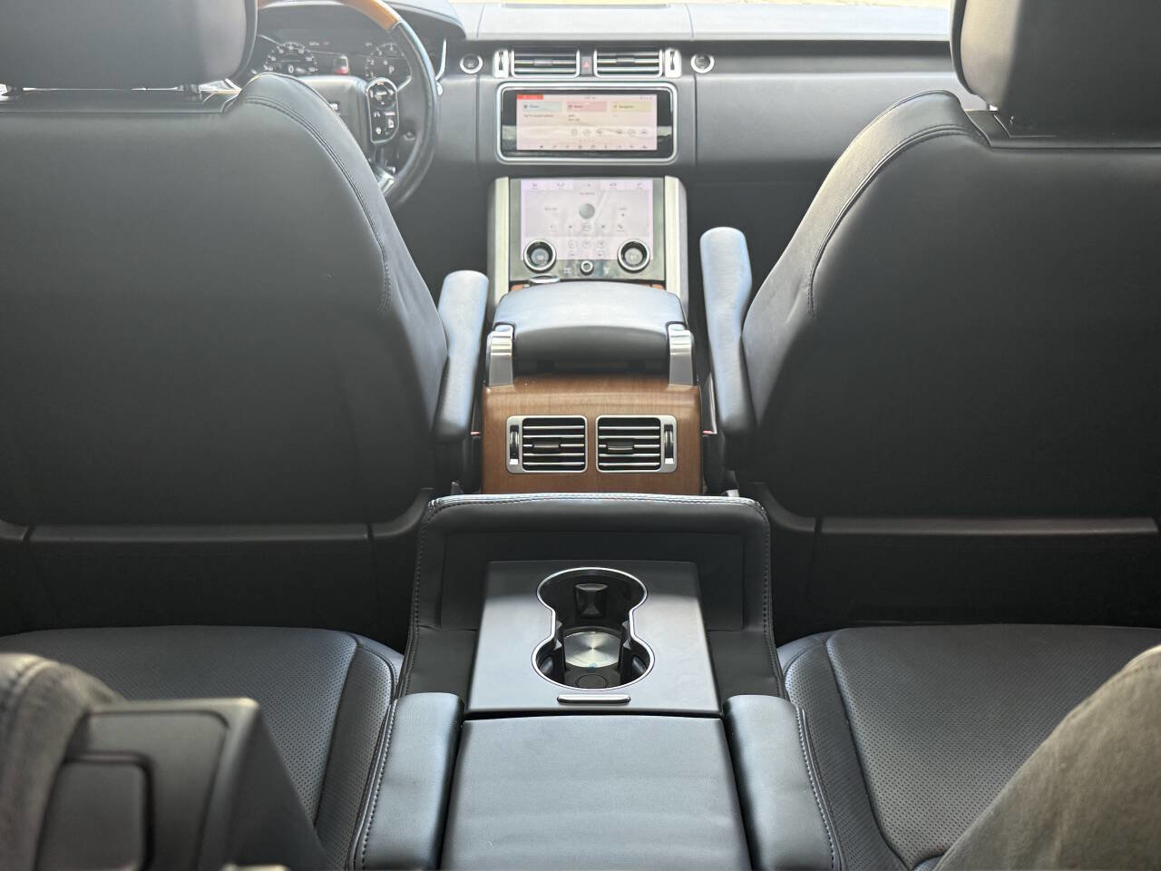 Used 2018 Land Rover Range Rover Supercharged image 41