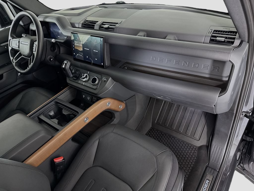 Certified 2024 Land Rover Defender 110 X AWD/4WD image 17