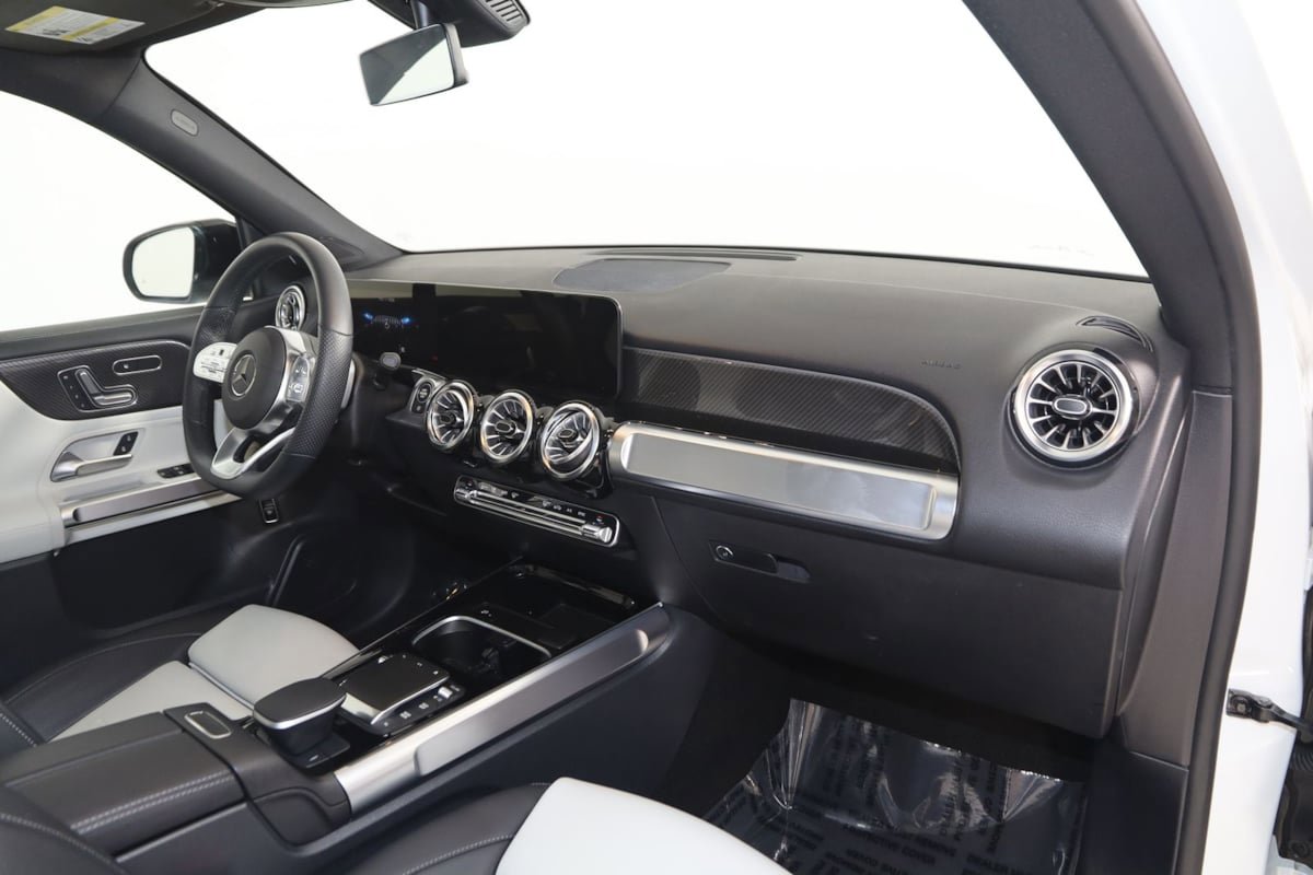 Used 2022 Mercedes-Benz GLB 35 AMG 4MATIC image 48