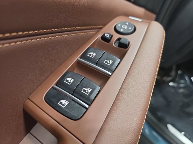 Used 2024 BMW X5 xDrive40i w/ Premium Package AWD/4WD image 24