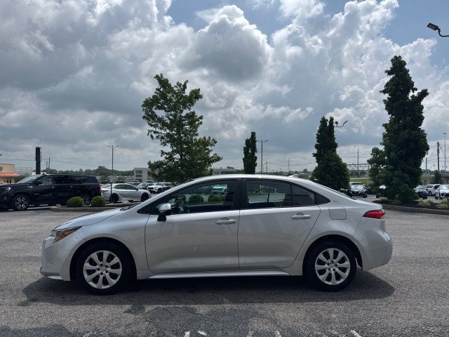 Used 2024 Toyota Corolla LE FWD image 13