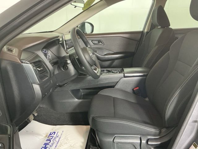 Used 2023 Nissan Rogue S AWD/4WD image 14
